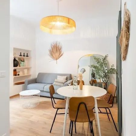 T2 Confort - Central- Bord De 100m - Clim Apartment