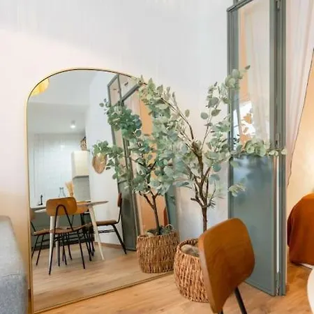 T2 Confort - Central- Bord De 100m - Clim Apartment *